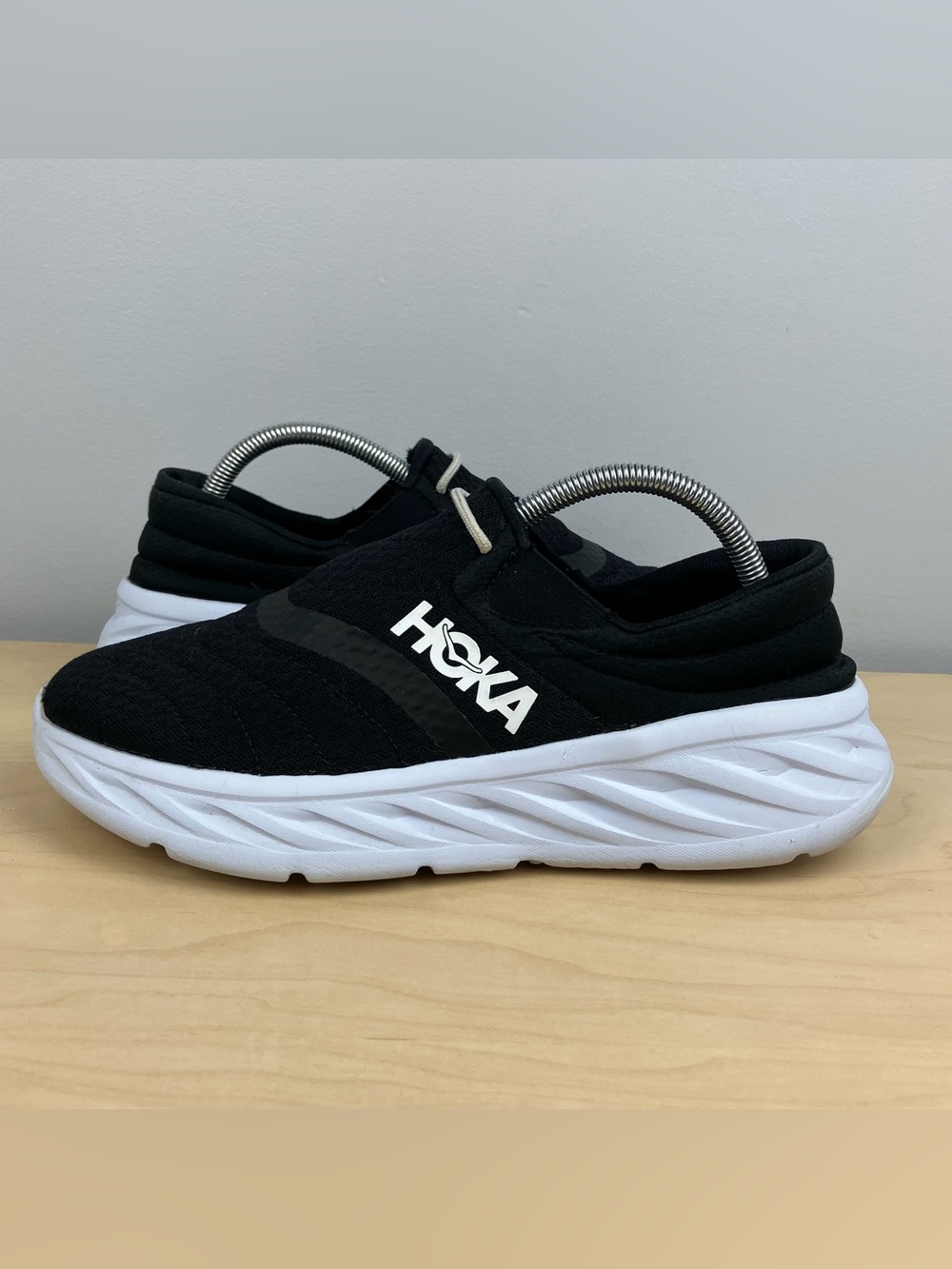 Hoka One One Women’s Size 10 Ora Recovery Shoe 2 Slip On Black & White Shoes - Picture 3 of 11